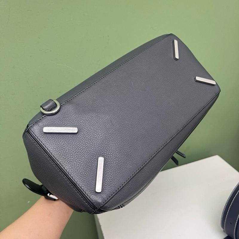 Loewe羅意威 錫器灰puzzle中號幾何包-1