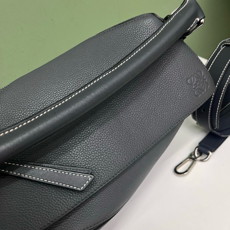 Loewe羅意威 錫器灰puzzle中號幾何包-5