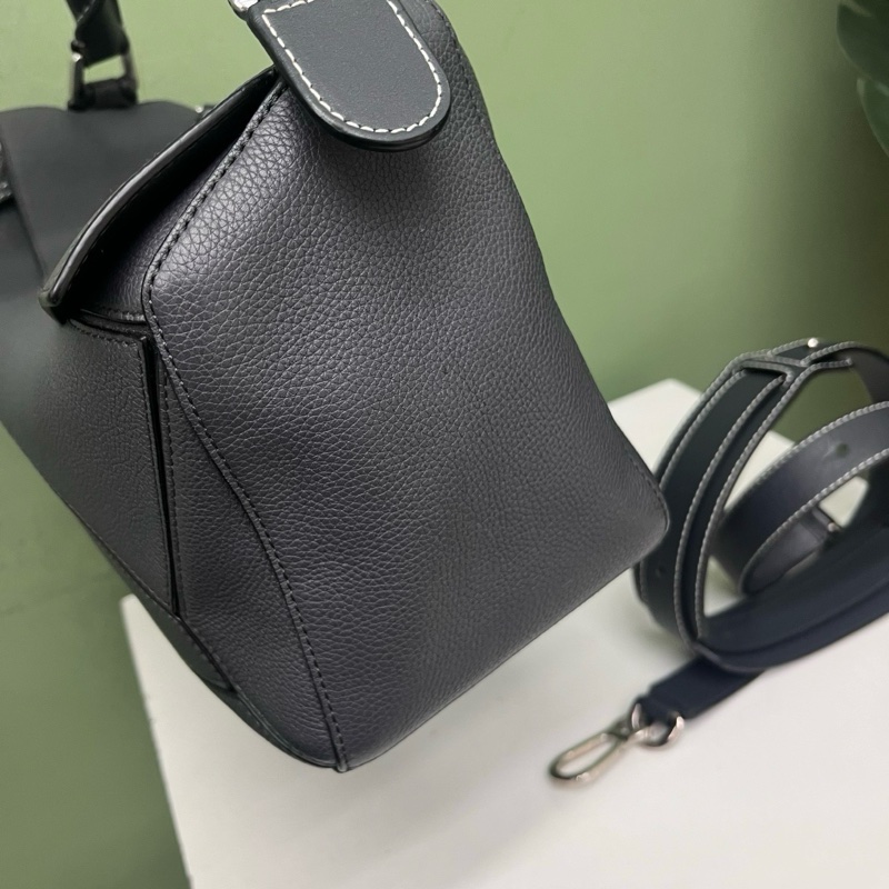Loewe羅意威 錫器灰puzzle中號幾何包-6