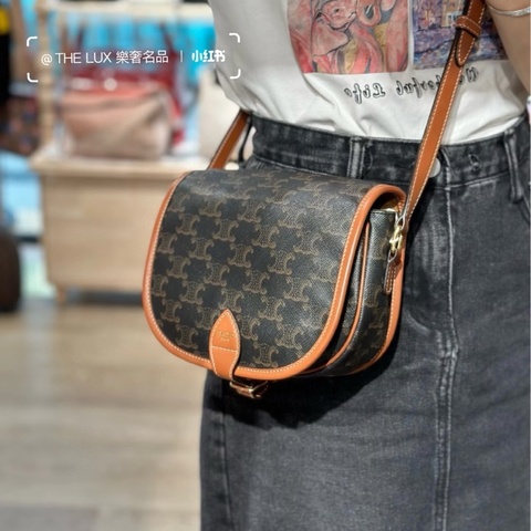 🈶購證 #Lisa及各大明星同款 #全網最低💰 Celine老花凱旋門FOLCO馬鞍包