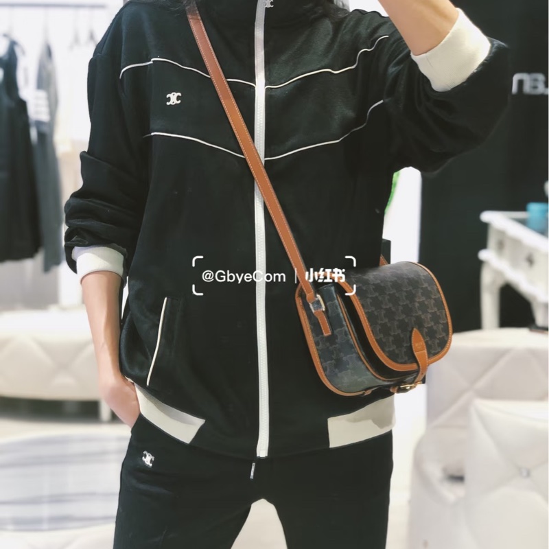 🈶購證 #Lisa及各大明星同款 #全網最低💰 Celine老花凱旋門FOLCO馬鞍包-1