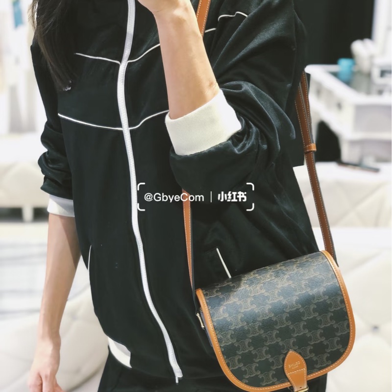🈶購證 #Lisa及各大明星同款 #全網最低💰 Celine老花凱旋門FOLCO馬鞍包-3