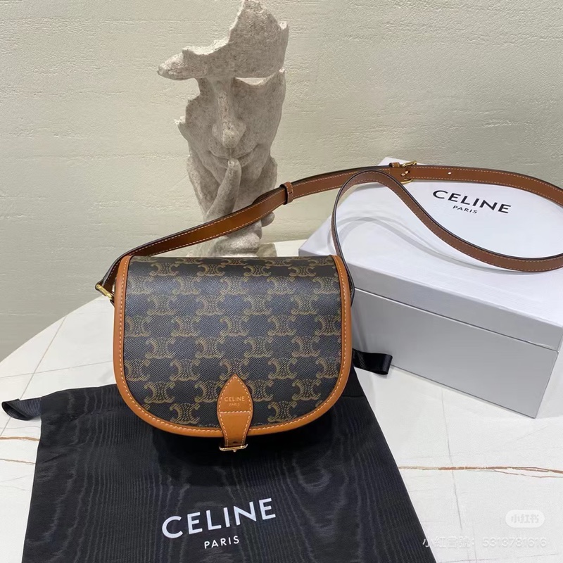 🈶購證 #Lisa及各大明星同款 #全網最低💰 Celine老花凱旋門FOLCO馬鞍包-4