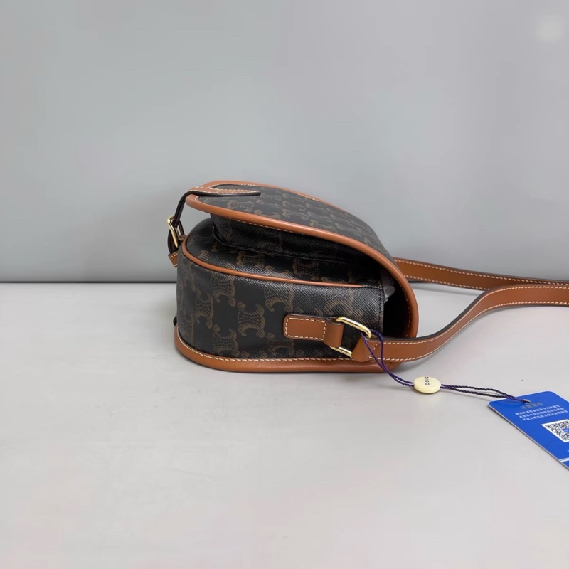 🈶購證 #Lisa及各大明星同款 #全網最低💰 Celine老花凱旋門FOLCO馬鞍包-12