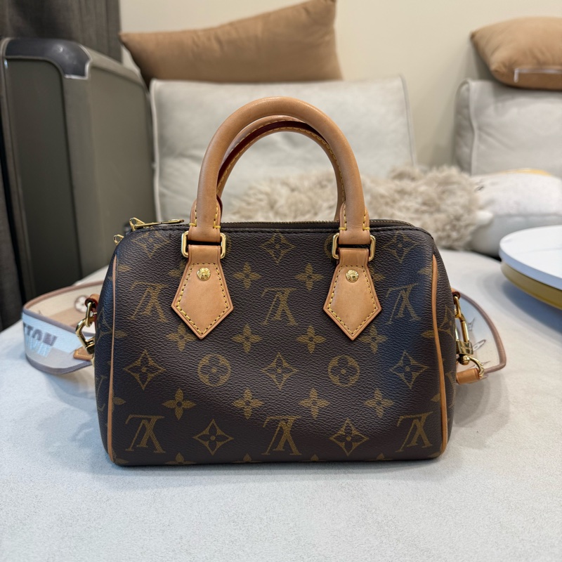 LV speedy 20 Louis Vuitton speedy 20 奶茶色 肩背包 斜背包 超低價 專櫃購入-11
