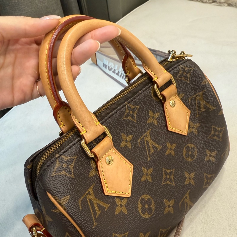 LV speedy 20 Louis Vuitton speedy 20 奶茶色 肩背包 斜背包 超低價 專櫃購入-22