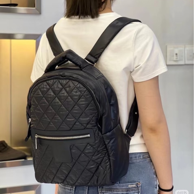 輕便實用❤️‍🔥超低價😍Chanel香奈兒黑色格紋泡芙空氣後背包雙肩包🎒-0