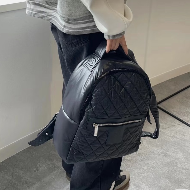 輕便實用❤️‍🔥超低價😍Chanel香奈兒黑色格紋泡芙空氣後背包雙肩包🎒-1