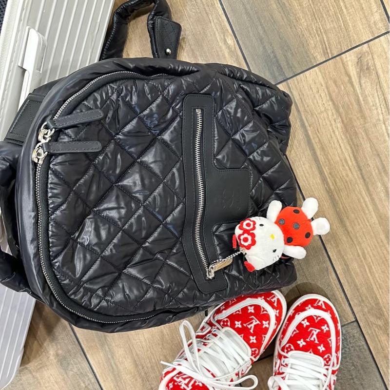 輕便實用❤️‍🔥超低價😍Chanel香奈兒黑色格紋泡芙空氣後背包雙肩包🎒-2