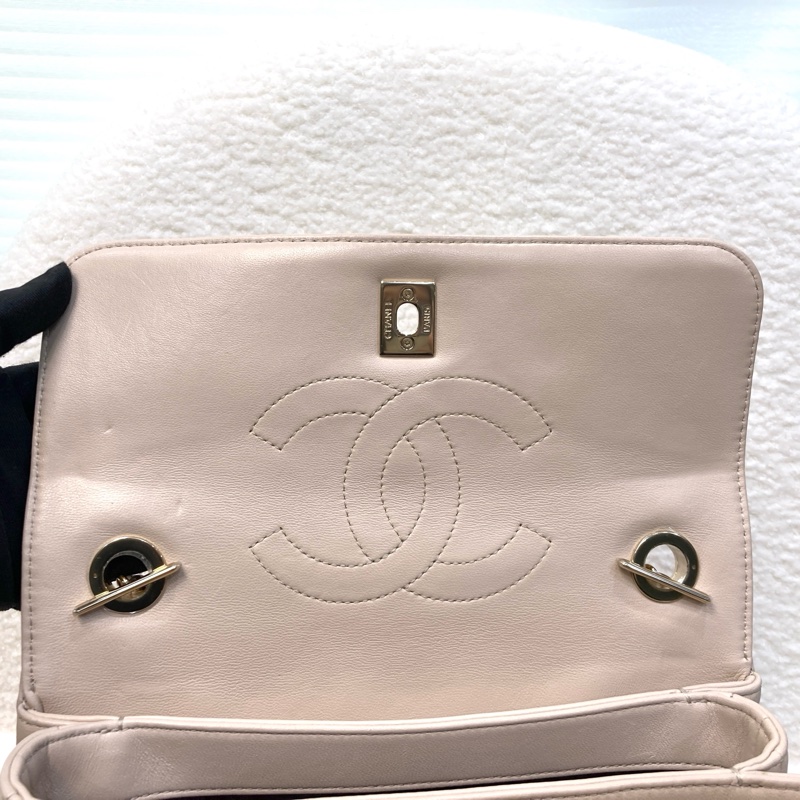 Chanel香奈兒奶茶色羊皮TrendyCC手提側背包三層翻蓋淡金釦經典菱格A92236-10