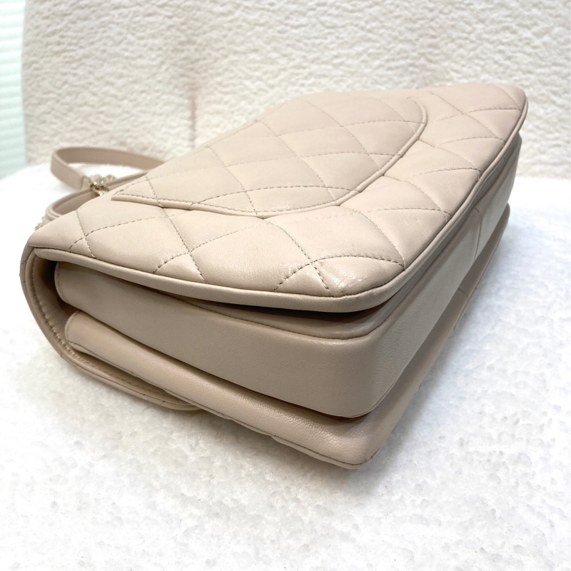 Chanel香奈兒奶茶色羊皮TrendyCC手提側背包三層翻蓋淡金釦經典菱格A92236-19