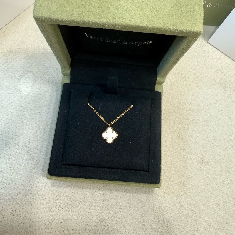 VCA sweet Alhambra Van cleef & arpels 梵克雅寶 四葉草 項鍊 珍珠貝母 珍珠母貝 白花 台灣專櫃購證-11