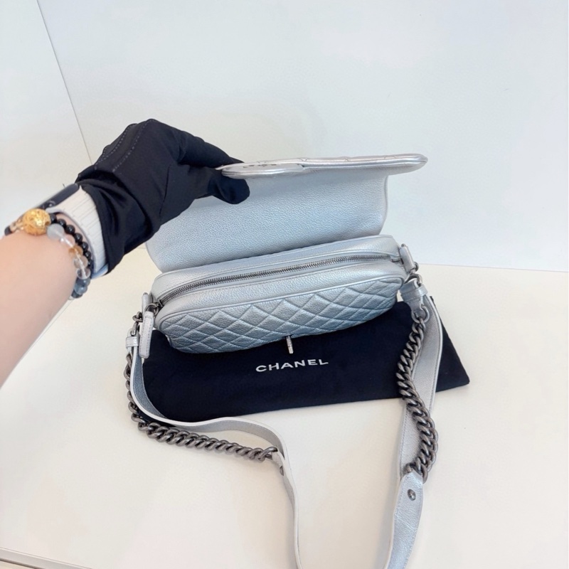 【98新🆕】Chanel easy flag CF郵差法棍包 時髦太空銀🪩荔枝牛皮小機場 單肩包-7