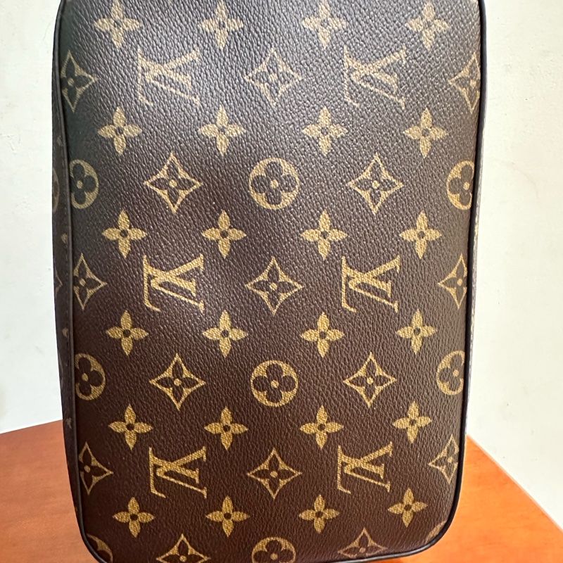 LV NeoNoe MM熱門老花水桶包-6