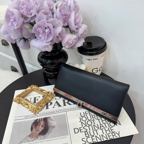 Ferragamo Gancini Icona 系列長夾