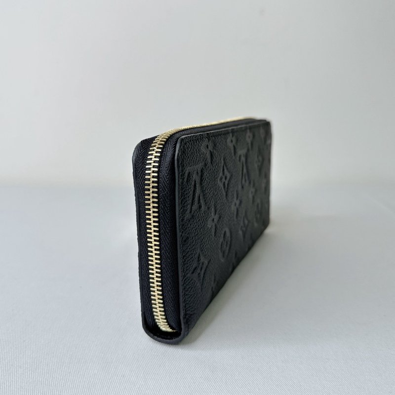 LV 全新Monogram壓紋拉鍊長夾-5