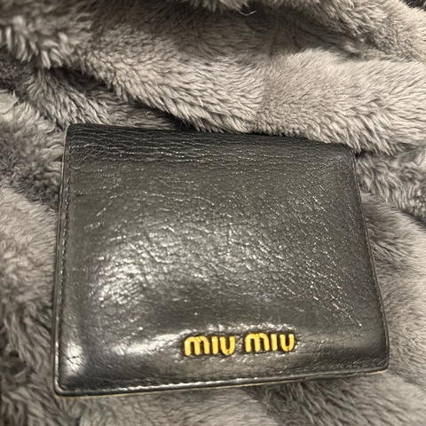 MiuMiu黑粉糖果色短夾
