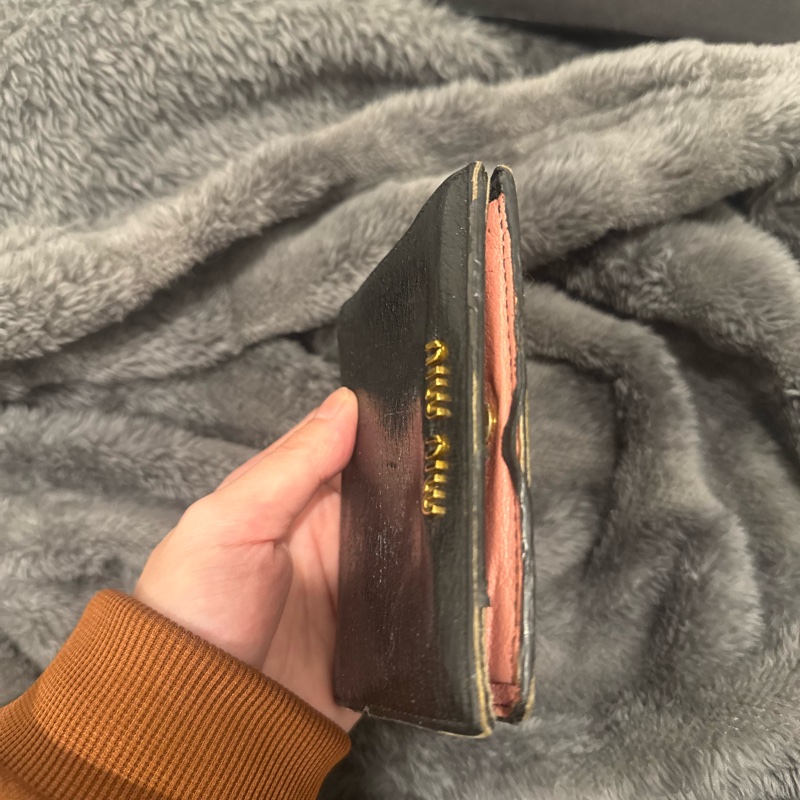 MiuMiu黑粉糖果色短夾-9