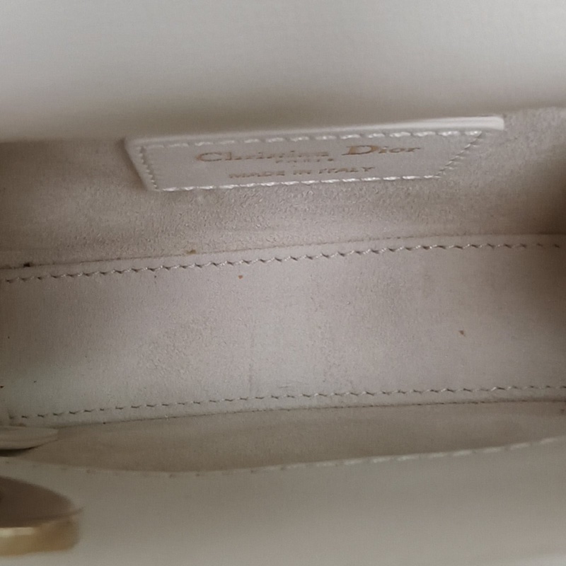 DIOR LadyDior戴妃包超迷你12白色羊皮金扣2021肩背包-5