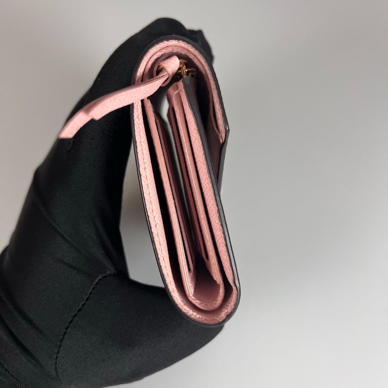 LV M62360  老花粉紅Victorine短夾-2