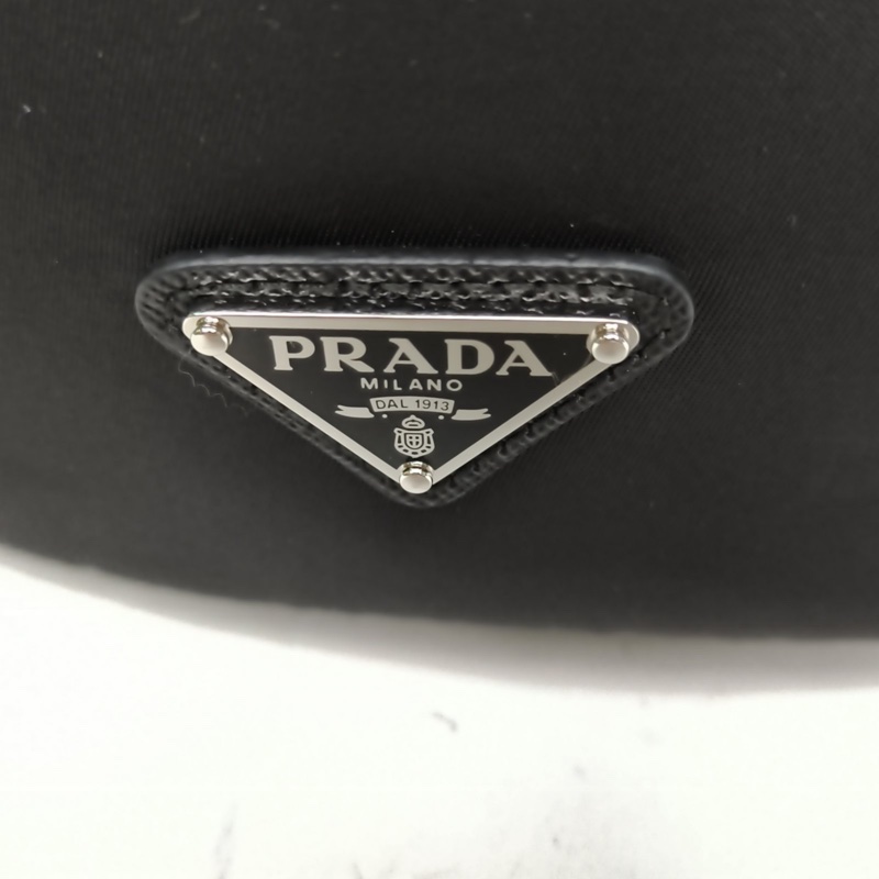 PRADA 黑色尼龍抽繩水桶手拿包-4