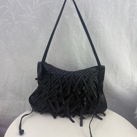 Bottega Veneta 斜孭袋或者肩帶袋