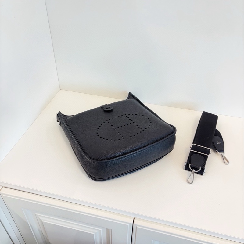 【98新以上🆕】Hermes Evelyne 29 黑銀 伊芙琳 U刻 單肩包-4