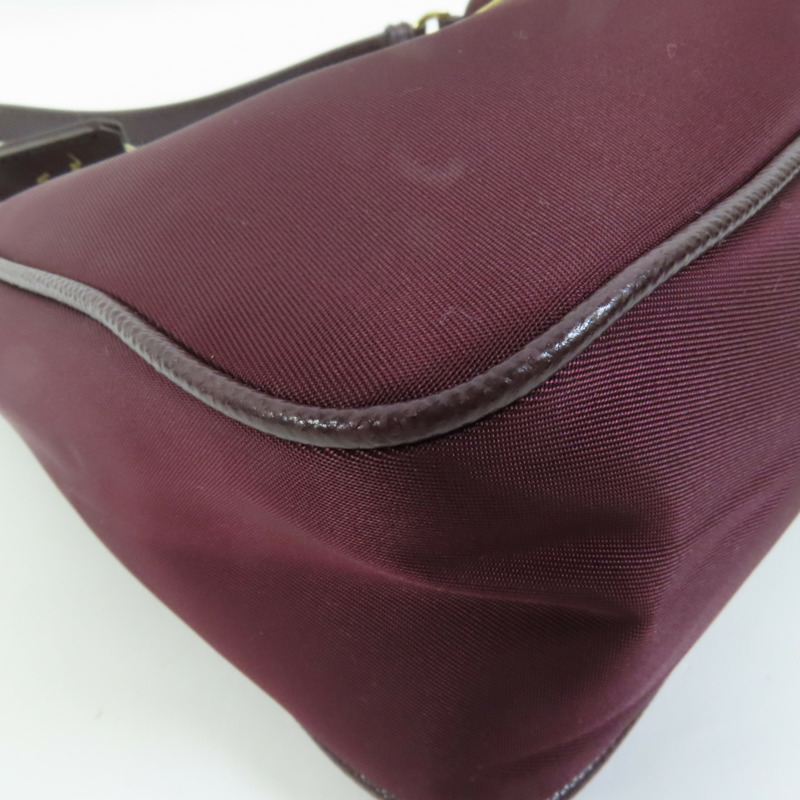 PRADA 尼龍Re-Edition 2005金扣手挽袋-11