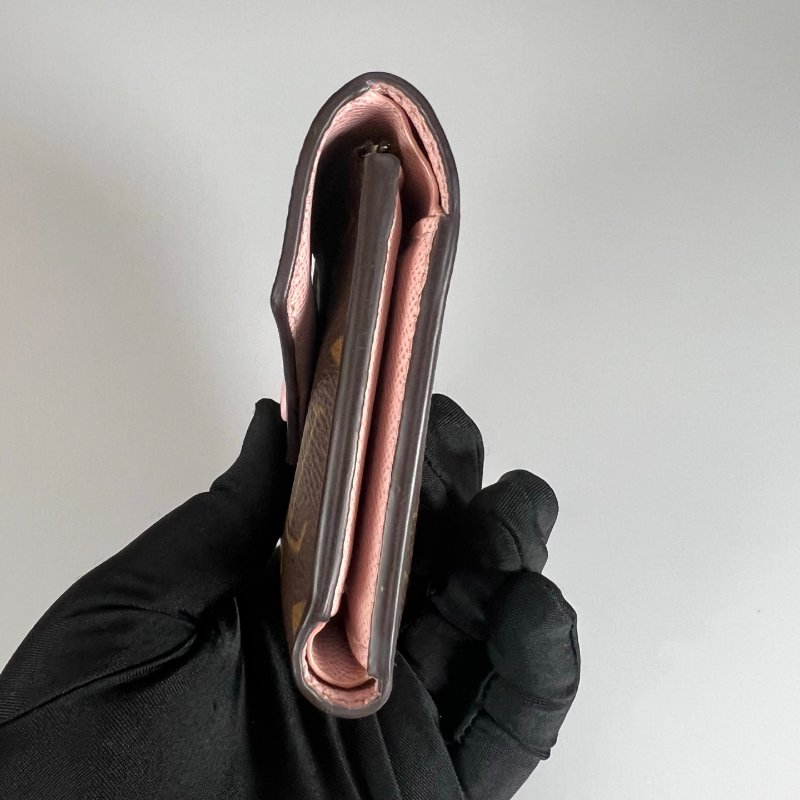 LV M62360 老花粉紅Victorine短夾-3