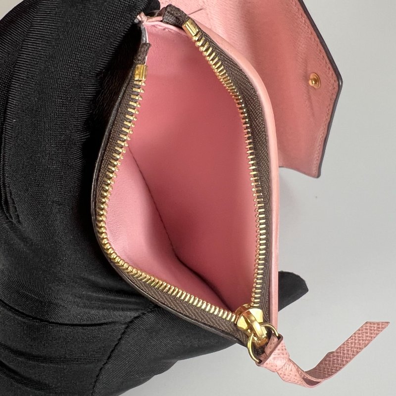 LV M62360 老花粉紅Victorine短夾-6