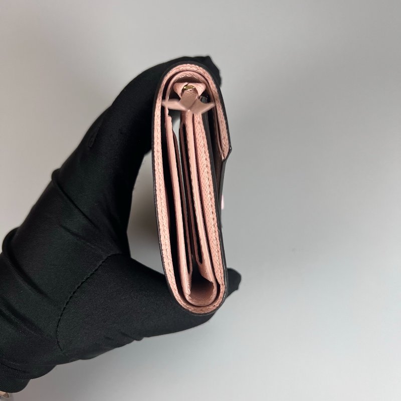 LV M62360  老花粉紅Victorine短夾-2