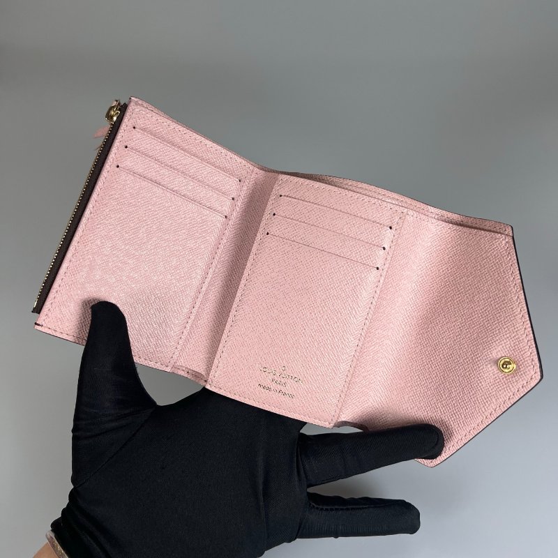 LV M62360  老花粉紅Victorine短夾-4