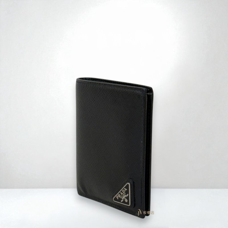 JS1292-PRADA 黑色防刮牛皮對開8卡短夾-2