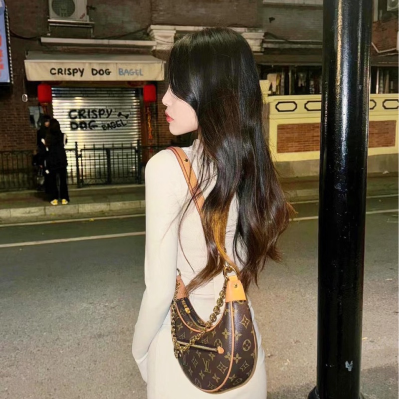 🈶購證 #全配 #芯片款 #櫃上在售🔥 Lv loop月亮腋下包-2