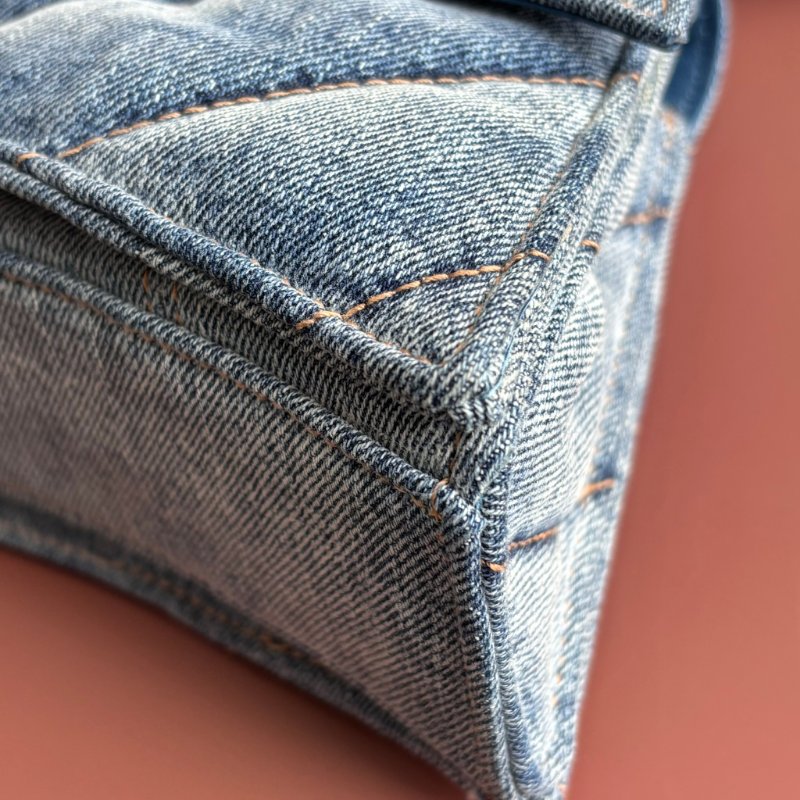 ::BALENCIAGA:: 716351 小款沙漏包絎縫水洗單寧牛仔鏈條包 Crush Small Quilted Denim Shoulder Bag-8