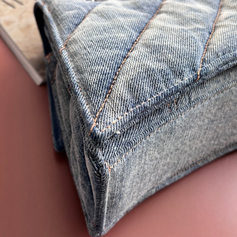 ::BALENCIAGA:: 716351 小款沙漏包絎縫水洗單寧牛仔鏈條包 Crush Small Quilted Denim Shoulder Bag-11