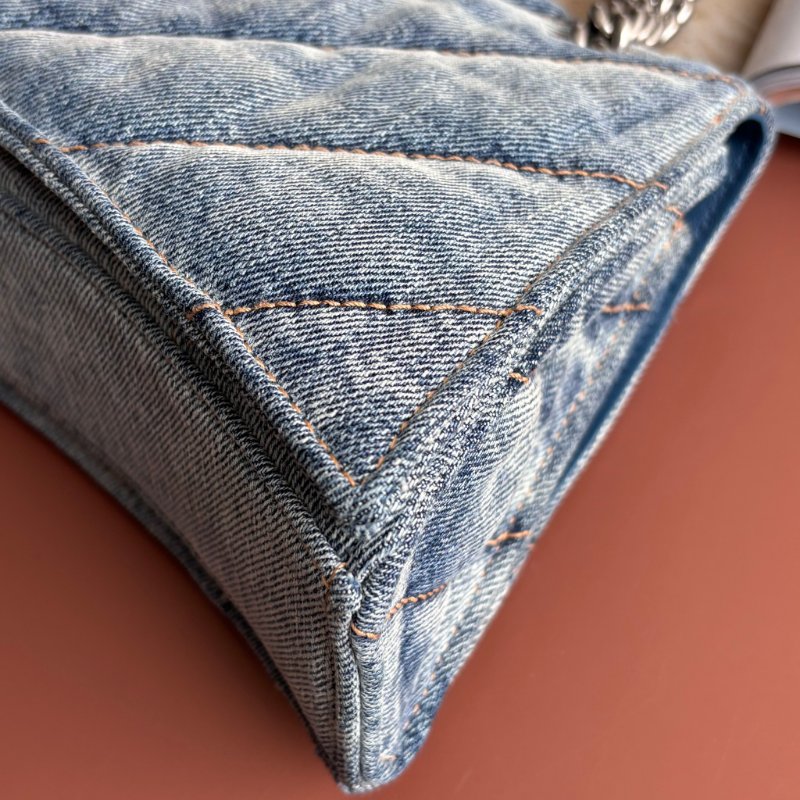 ::BALENCIAGA:: 716351 小款沙漏包絎縫水洗單寧牛仔鏈條包 Crush Small Quilted Denim Shoulder Bag-12