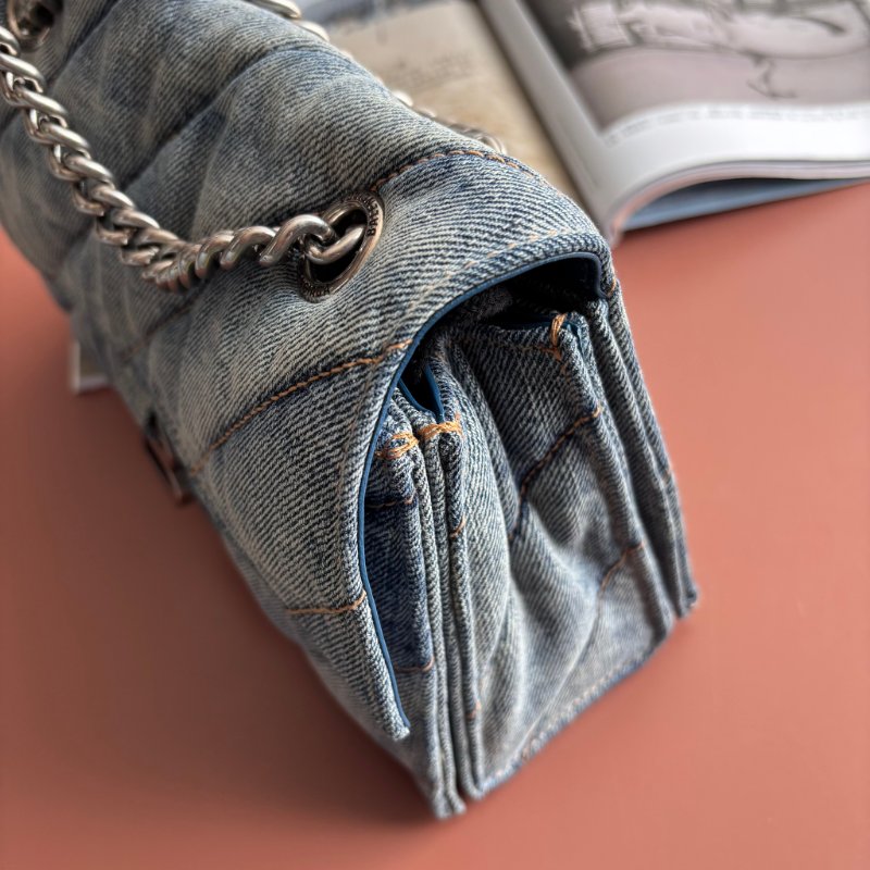 ::BALENCIAGA:: 716351 小款沙漏包絎縫水洗單寧牛仔鏈條包 Crush Small Quilted Denim Shoulder Bag-14