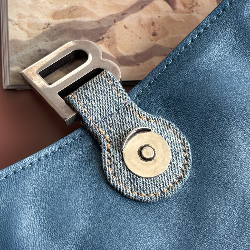 ::BALENCIAGA:: 716351 小款沙漏包絎縫水洗單寧牛仔鏈條包 Crush Small Quilted Denim Shoulder Bag-16