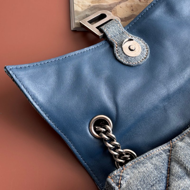 ::BALENCIAGA:: 716351 小款沙漏包絎縫水洗單寧牛仔鏈條包 Crush Small Quilted Denim Shoulder Bag-18