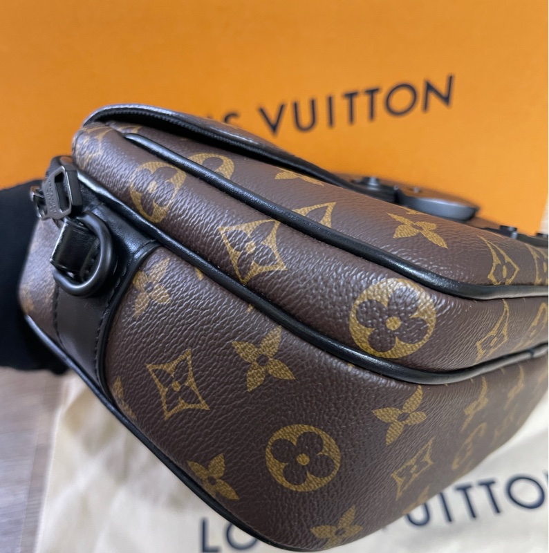 Lv老花S Lock郵差包（台灣專櫃購入）-16