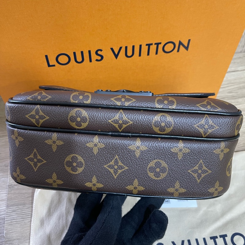 Lv老花S Lock郵差包（台灣專櫃購入）-18