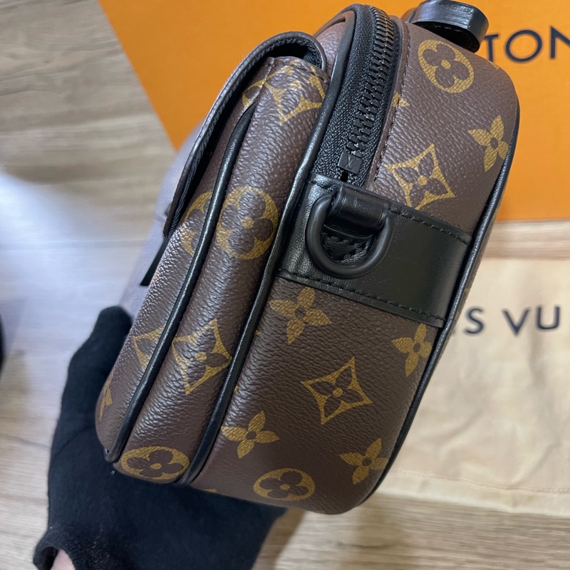 Lv老花S Lock郵差包（台灣專櫃購入）-20