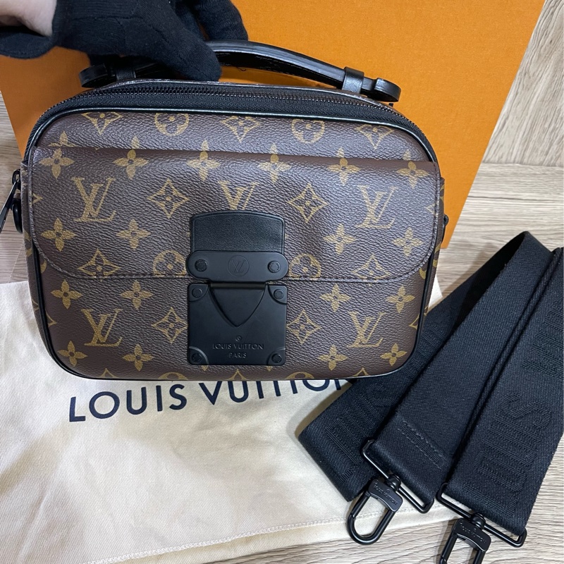 Lv老花S Lock郵差包（台灣專櫃購入）-28