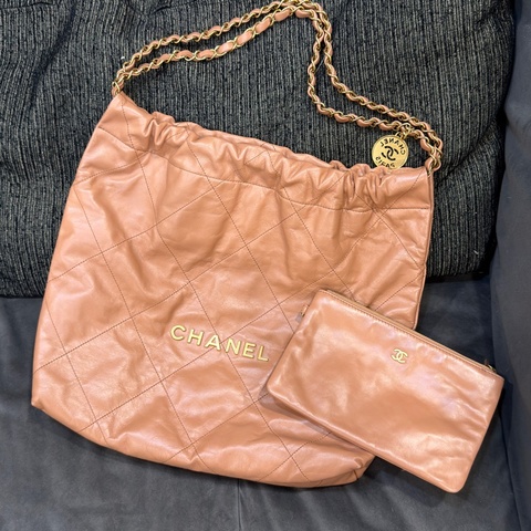 #櫃上在售23萬 #全網最低💰 #99新閒置 香奈兒焦糖棕22bag 芯片款