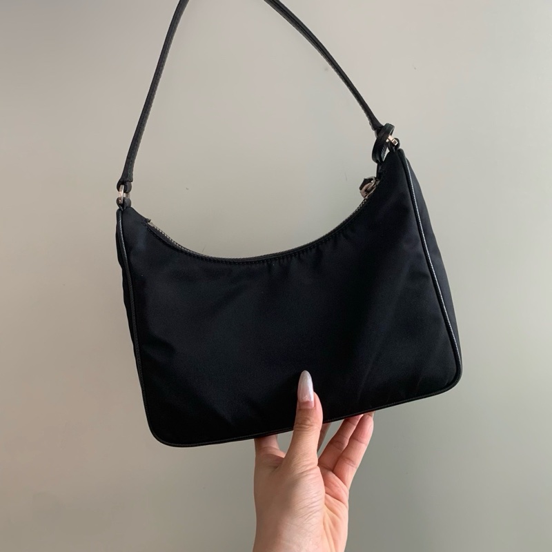 98新Prada 普拉達 hobo腋下包 超級好用的一款 輕便能裝 白標25 意大利製造-1