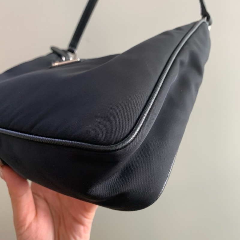 98新Prada 普拉達 hobo腋下包 超級好用的一款 輕便能裝 白標25 意大利製造-3