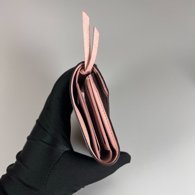 LV M62360 老花粉紅Victorine短夾-3