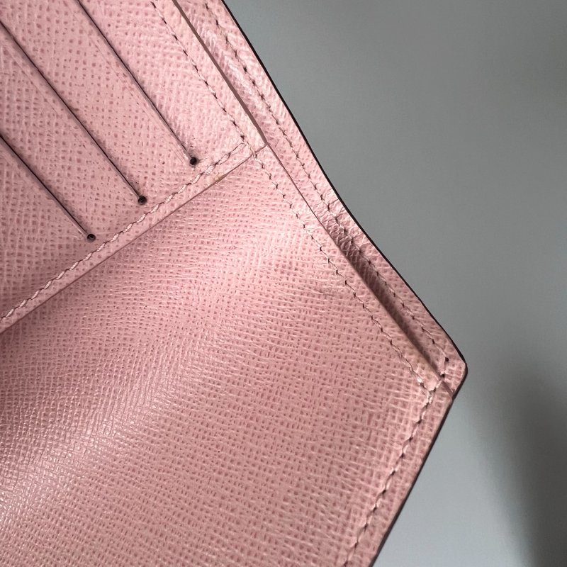 LV M62360 老花粉紅Victorine短夾-5