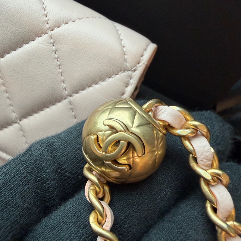 CHANEL 櫻花粉［超低價］金球手機包🫰🏻有購證 卡片零錢手機妥當當-4